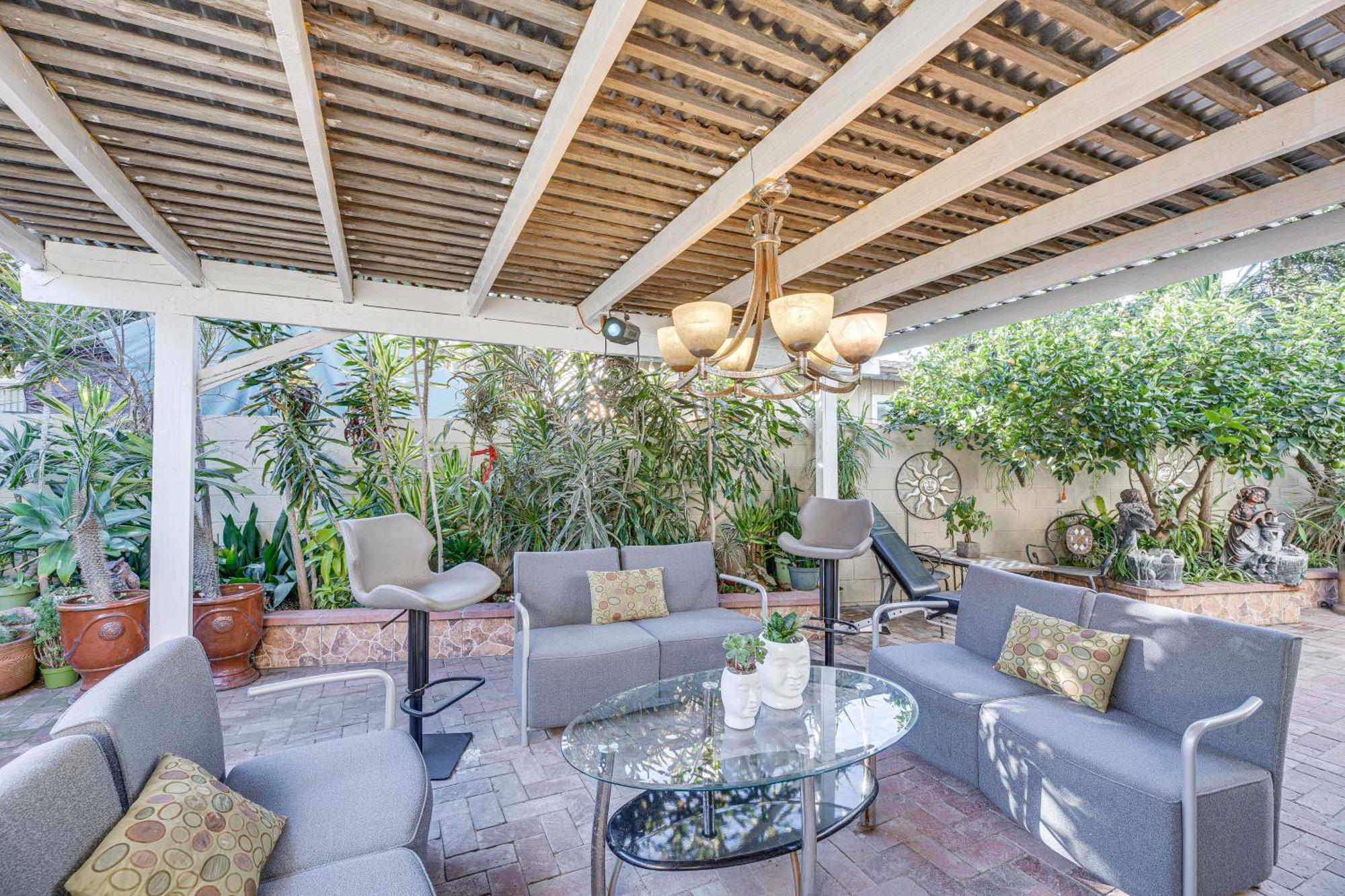 Angeles With Patio, 4 Mi To Downtown! * Los Angeles